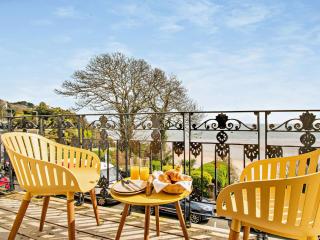 2 Bed in Tenby FB163 - 8