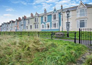 Brynamlwg - Aberaeron - 0