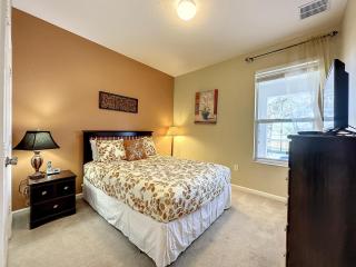 This amazing 6 Bedroom property with a lake view - Orlando - 3