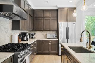 Luxe SFH Bucktown Retreat with Garage Parking - Chicago - 5