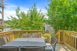 Luxe SFH Bucktown Retreat with Garage Parking - 2