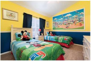 Three BR * 2 Miles to Disney, pool, free WiFi - Orlando - 2
