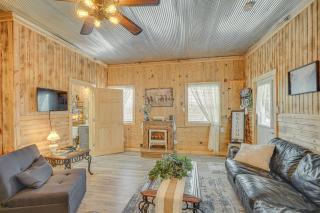 Grace Place Clark House on Farm Shared Hot Tub! - Clark - 6