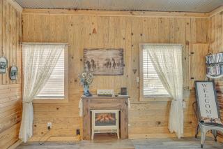 Grace Place Clark House on Farm Shared Hot Tub! - Clark - 5