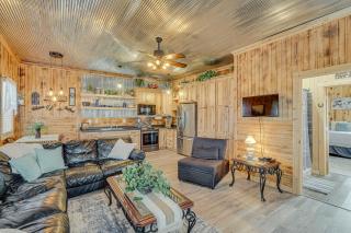 Grace Place Clark House on Farm Shared Hot Tub! - Clark - 4