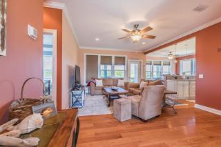 New Listing! 4BR on Harbor Island - 2