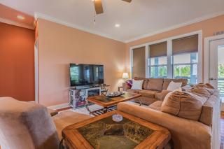 New Listing! 4BR on Harbor Island - 1