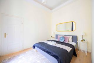 Exclusive & Spacious Central Residence w/ 4BEDRM 2BATHRM - Budapest - 6