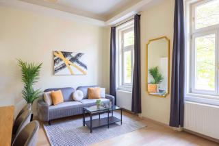 Exclusive & Spacious Central Residence w/ 4BEDRM 2BATHRM - Budapest - 1