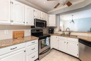 New Listing! Sleeps 10 on Harbor Island - Golf Cart Available for Rent - 1