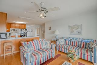 Four-Bedroom House with Great View! Pool Across the Street! Hunting Island Pass! - 3