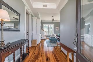Immaculate Low Country Oasis on Harbor Island - 1