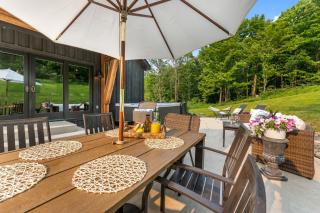 Secluded Beauty with Hot Tub & Views - 1