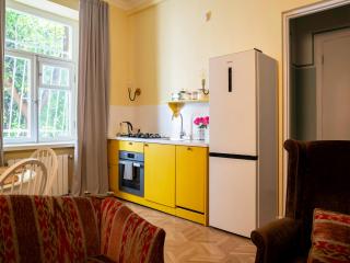 Yellow nest - Tbilisi - 6