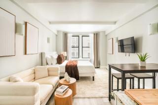 73-1004 New Studio UWS Doorman Gym - 6