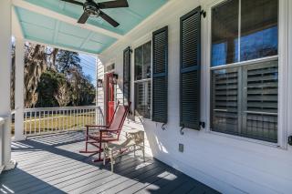 New Listing - Centrally located Beaufort home - Beaufort - 2