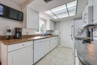 Stylish Port Richey Home about 8 Mi to Beach Park! - Port Richey - 8