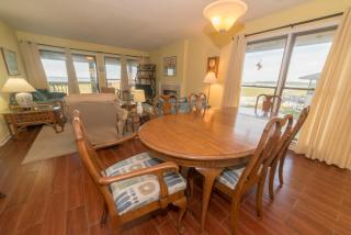 Harbor Island Beachside House - - 4