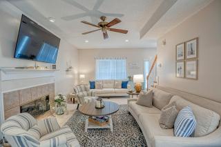 Three Bedrooms - Golf Cart and Amenity Cards Available - Fripp Island - 9