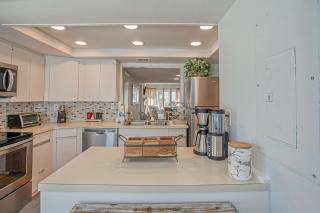 Ocean and pool views! Amenity cards available! - Fripp Island - 1