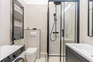 Elegant Stay Near Hungarian Museum by Pink Flamingo - Budapest - 1