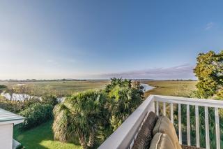 Beach Access - Golf Cart Included - Views of the Marsh and Harbor River - Sleeps 10 - - 6