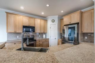 Beach Access - Golf Cart Included - Views of the Marsh and Harbor River - Sleeps 10 - - 1
