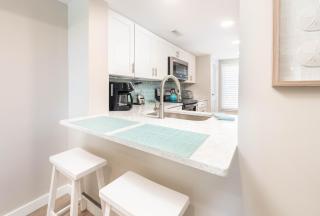 Newly Listed Immaculate Condo - Distant Ocean Views - Pool and Beach Access - - 1