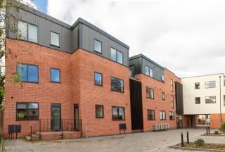 Hendon Luxury Home 1 - 2