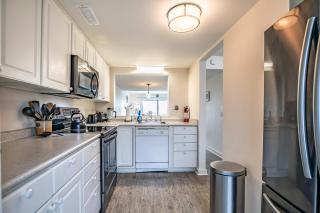 Newly Listed - Oceanfront Condo on Harbor Island - - 8