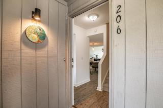 Newly Listed - Oceanfront Condo on Harbor Island - - 5