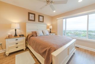 Ocean Front - Two Bedroom Villa in the D Building - New Decks! -  - 8