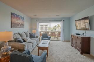 New Listing! Pool View and Short Walk to the Beach - - 7