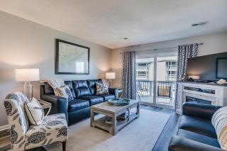 NEW LISTING! Ocean and Pool Views on Harbor Island - Short Walk to Pool and Beach - - 5