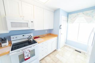 NEW LISTING Ocean Front 1 Bedroom - New Decks and Pool Access - - 7