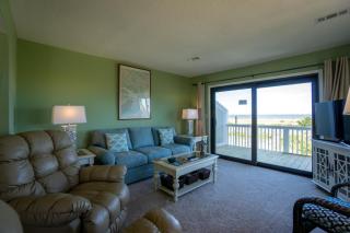 Ocean Front Corner Villa with New Deck and Unobstructed Views - 9