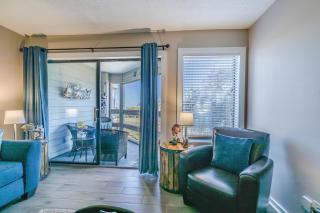 Pool and Ocean Views - First Floor Villa on Harbor Island - - 5