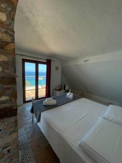 Lady White - Tropea - 4