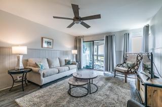 Beach and Pool Views! Newly Listed Villa on Harbor Island - - 9