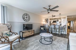 Beach and Pool Views! Newly Listed Villa on Harbor Island - 3