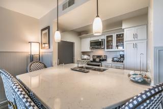 Beach and Pool Views! Newly Listed Villa on Harbor Island - - 2