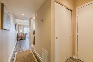 Crow's Nest On Harbor Island - One Bedroom on Third Floor - - 9