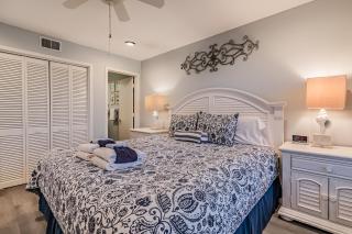 Direct Ocean View! M Building Pool and Ocean Views -  - 6