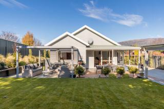 The Mount Iron Bothy - Wanaka - 0