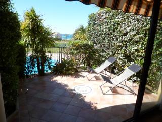 T2 DANS DOMAINE PRIVE PISCINE TENNIS PARC PARC AQUATIQUE VUE MER ET PLAGE - 6