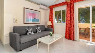 Riviera charm: 2BR Retreat with terrace pool - 7