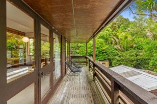 Treetop Sanctuary - Titirangi Holiday Home - Auckland - 9
