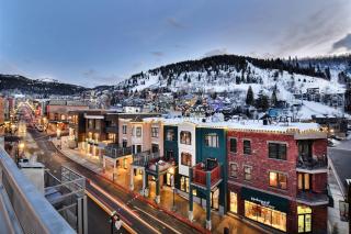 Contemporary Custom Condo Paired with the Best Location in the Center of Main Street. Walk to Ski. - Park City - 0