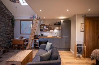 Jura, Mrs Leonard's Cottage - 6