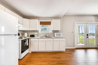 Redicare Resort - Downstairs - 5